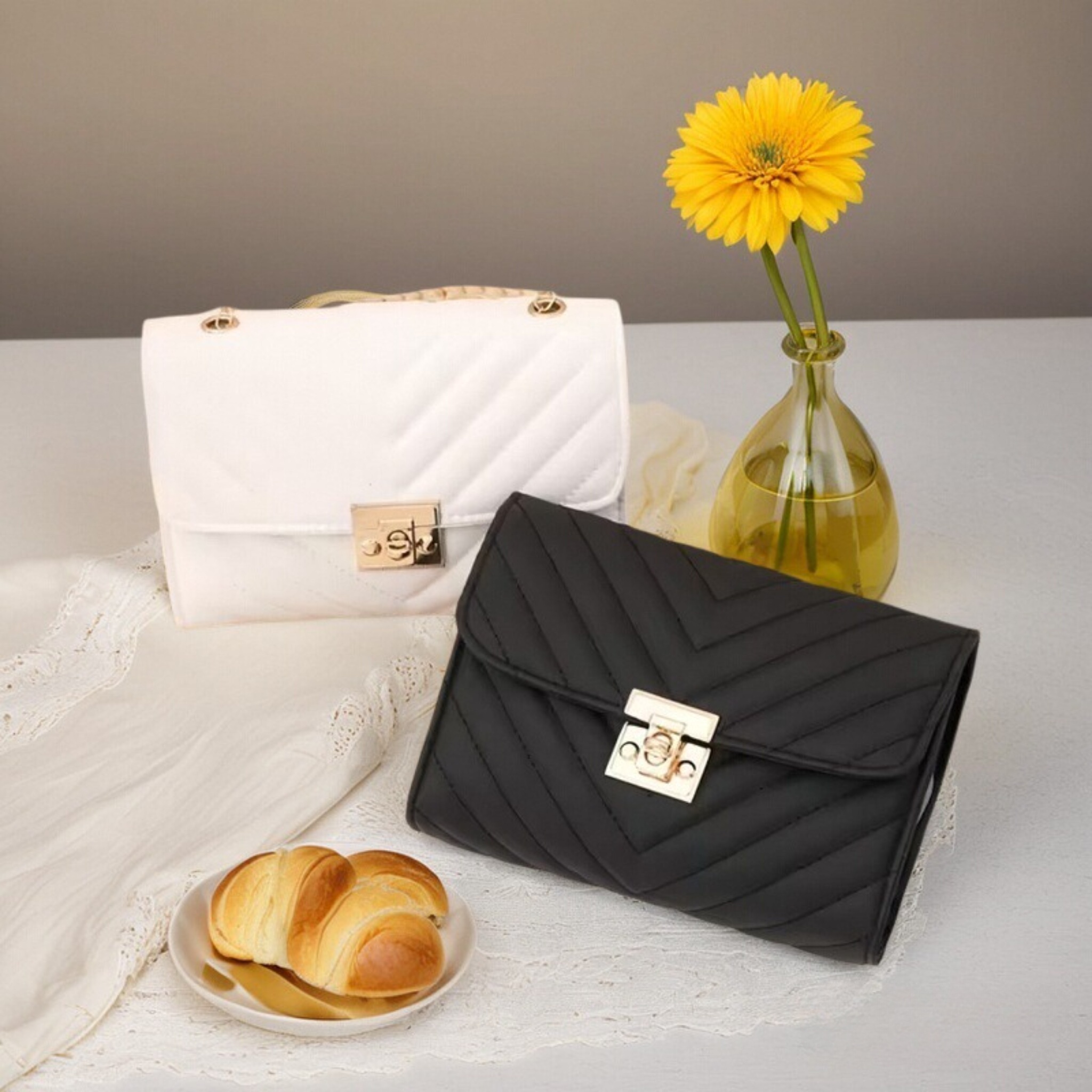 Luxury V-Chevron Quilted Chain - Women Bags Louis Vuitton avis et prix