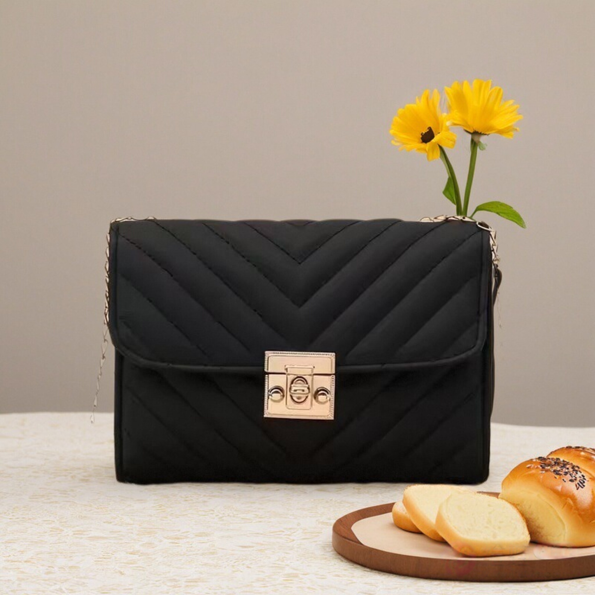 Luxury V-Chevron Quilted Chain - Women Bags Louis Vuitton avis et prix
