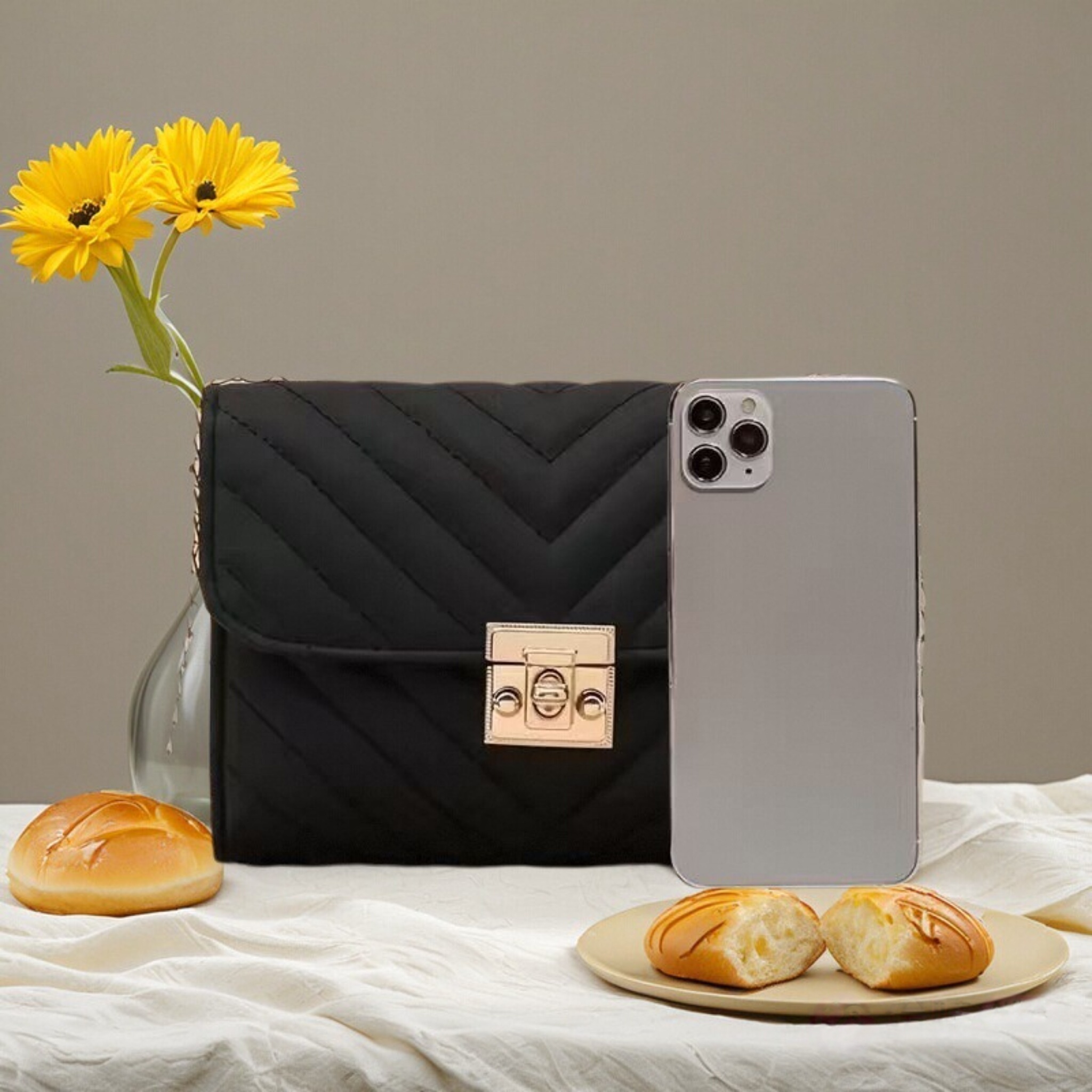 Luxury V-Chevron Quilted Chain - Women Bags Louis Vuitton avis et prix